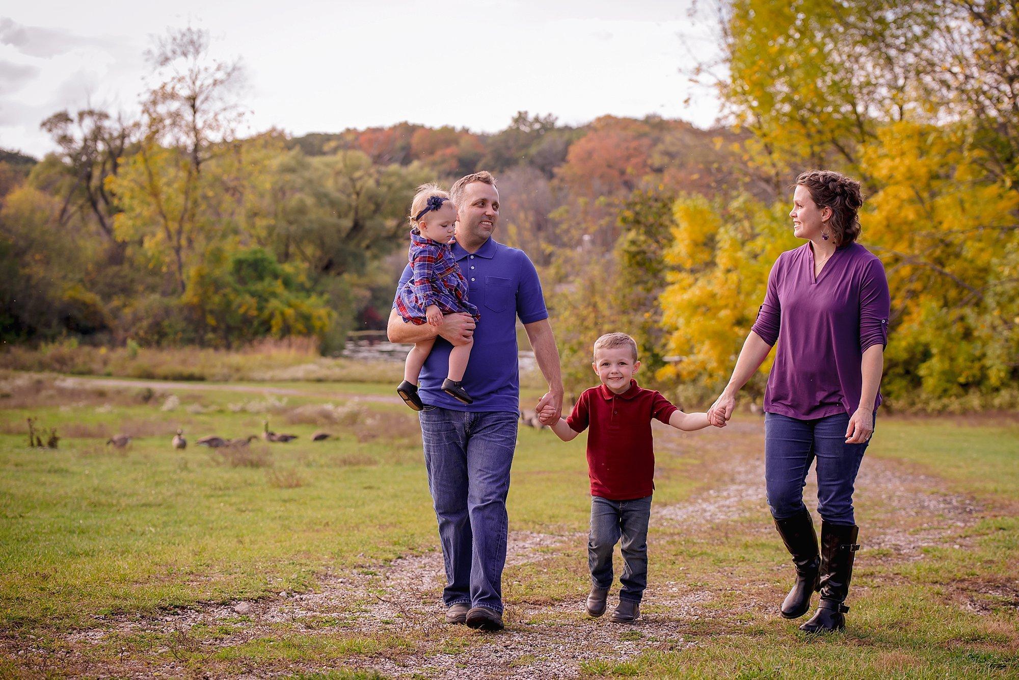 Bennett, Breckyn and Parents | Fall Family Photos at Whitnall Park ...