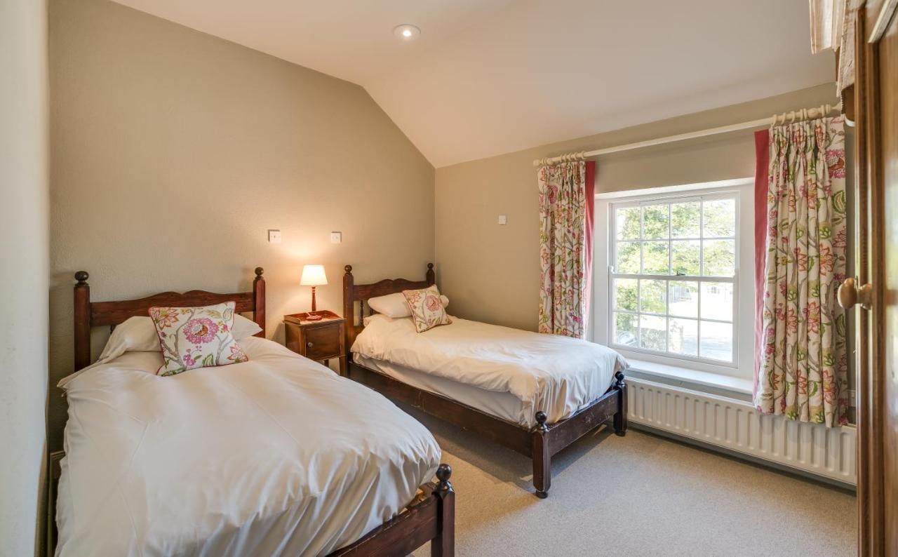 2 Bedroom Coach House 1