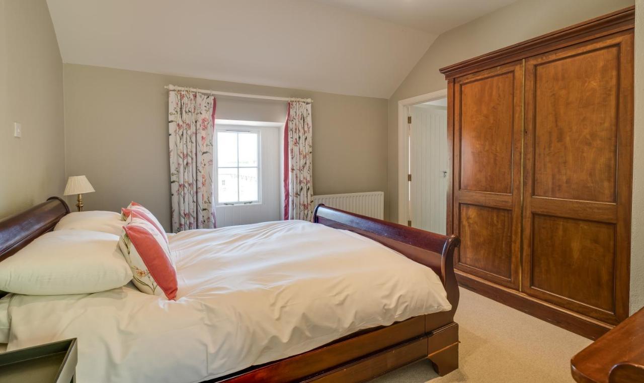 2 Bedroom Coach House 1