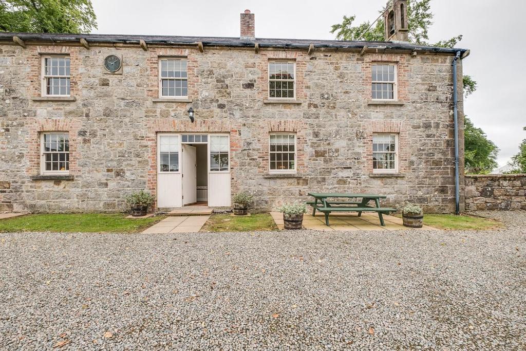 2 Bedroom Coach House 2