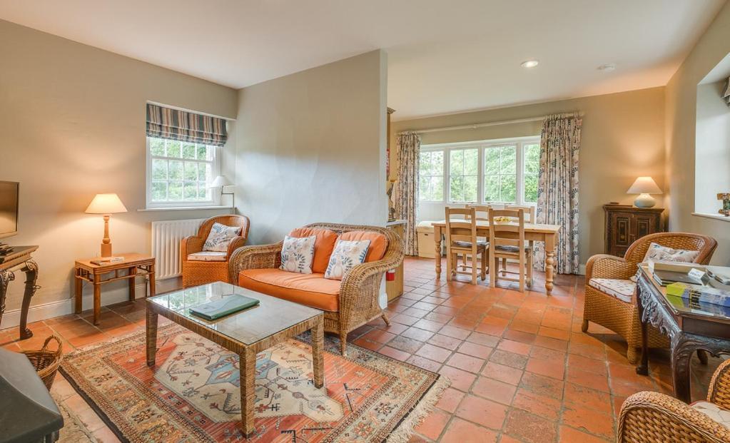 2 Bedroom Coach House 2