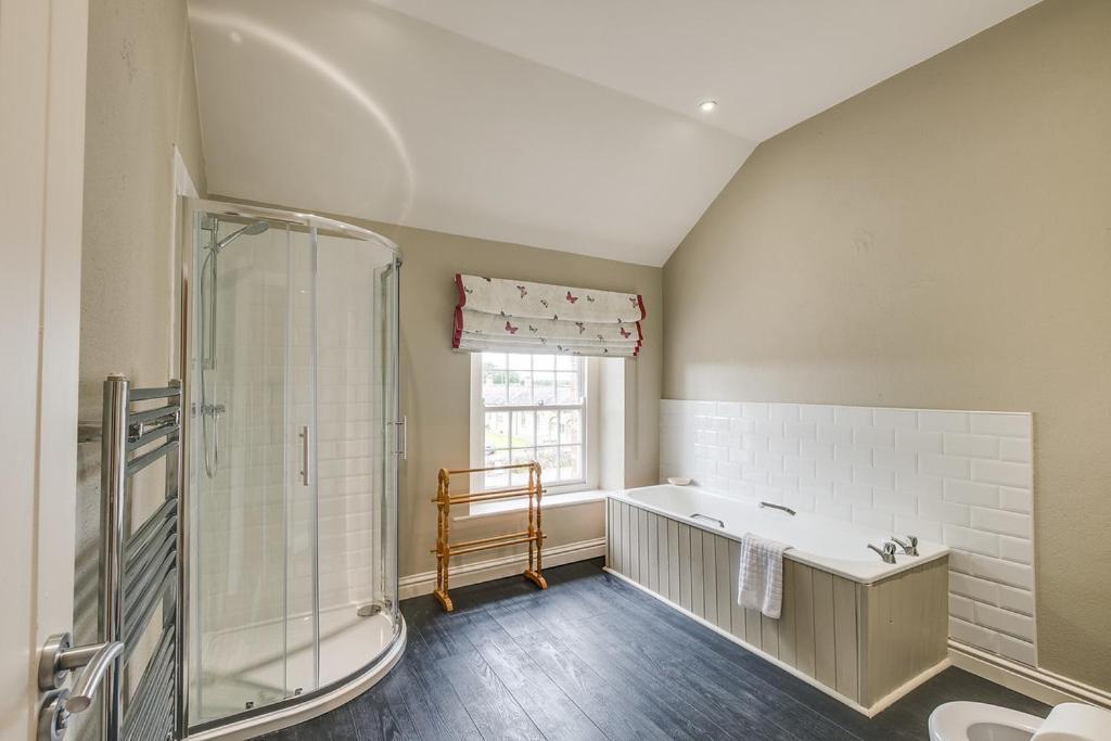 2 Bedroom Coach House 2