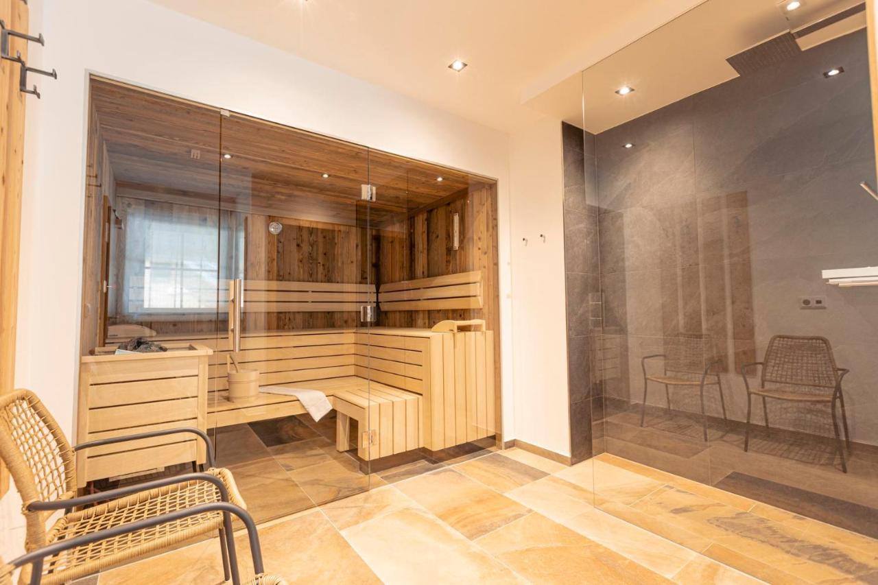 Superior Holiday Home up to 10 Persons & Sauna