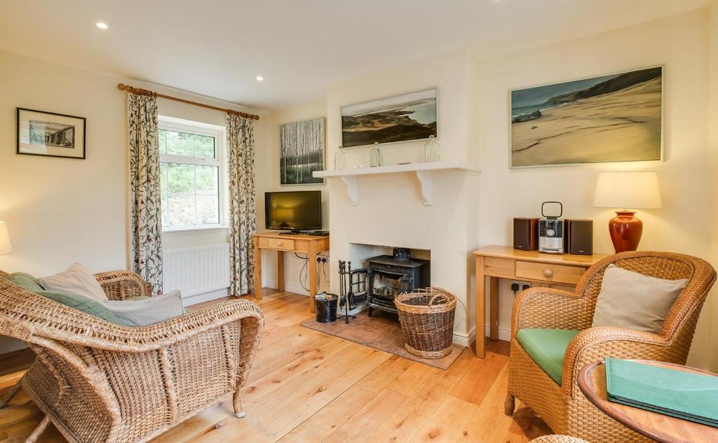 2 Bedroom Bridge House