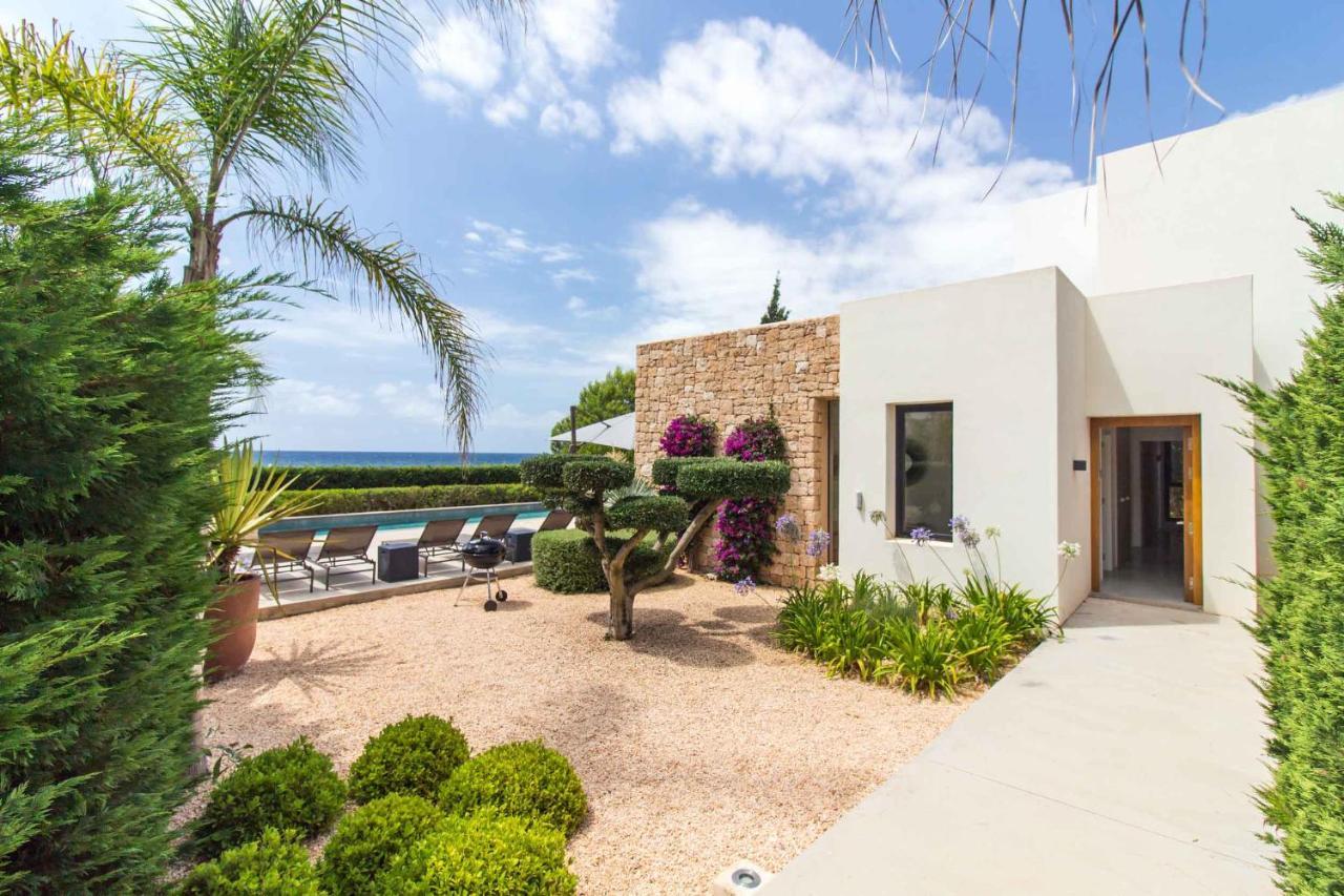 Villa Beach Front