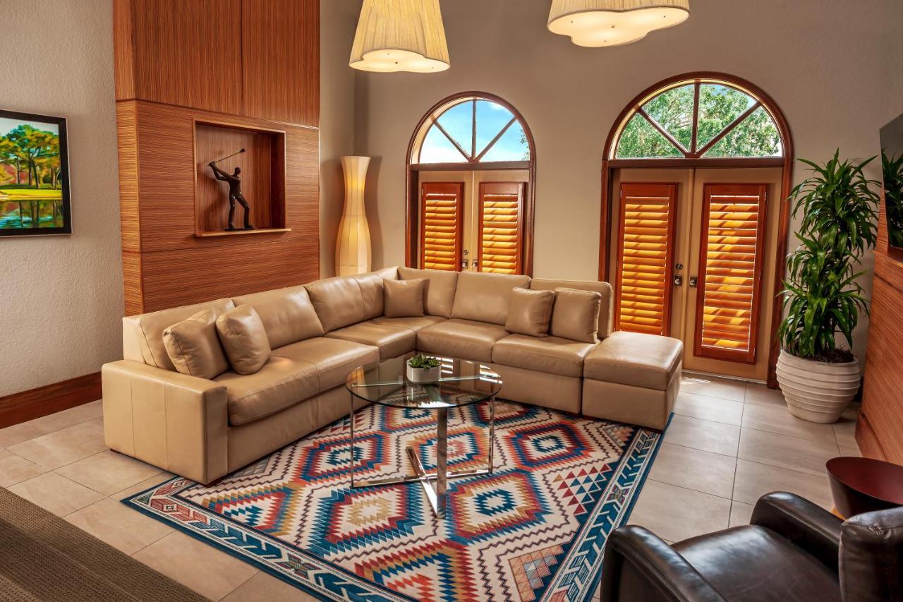 4 Bedroom Villa Garden View King Bedding