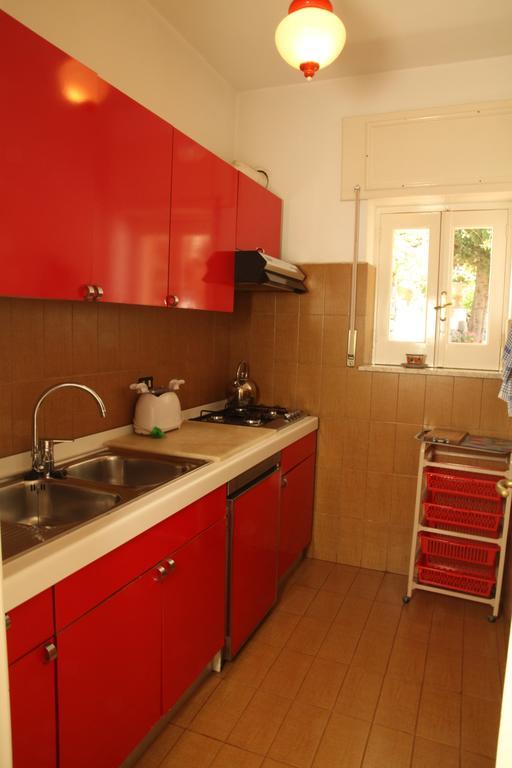 Two-Bedroom House,1128864924:JPEG