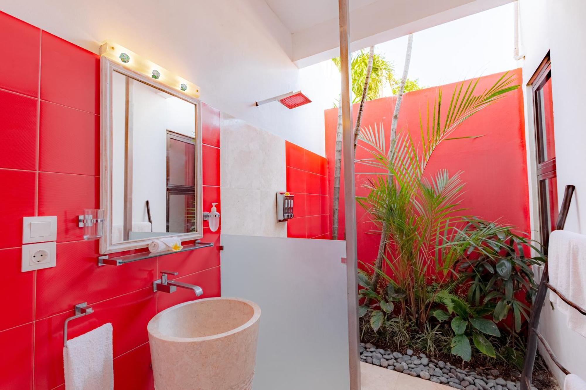 One-Bedroom Poolside Terrace Suite