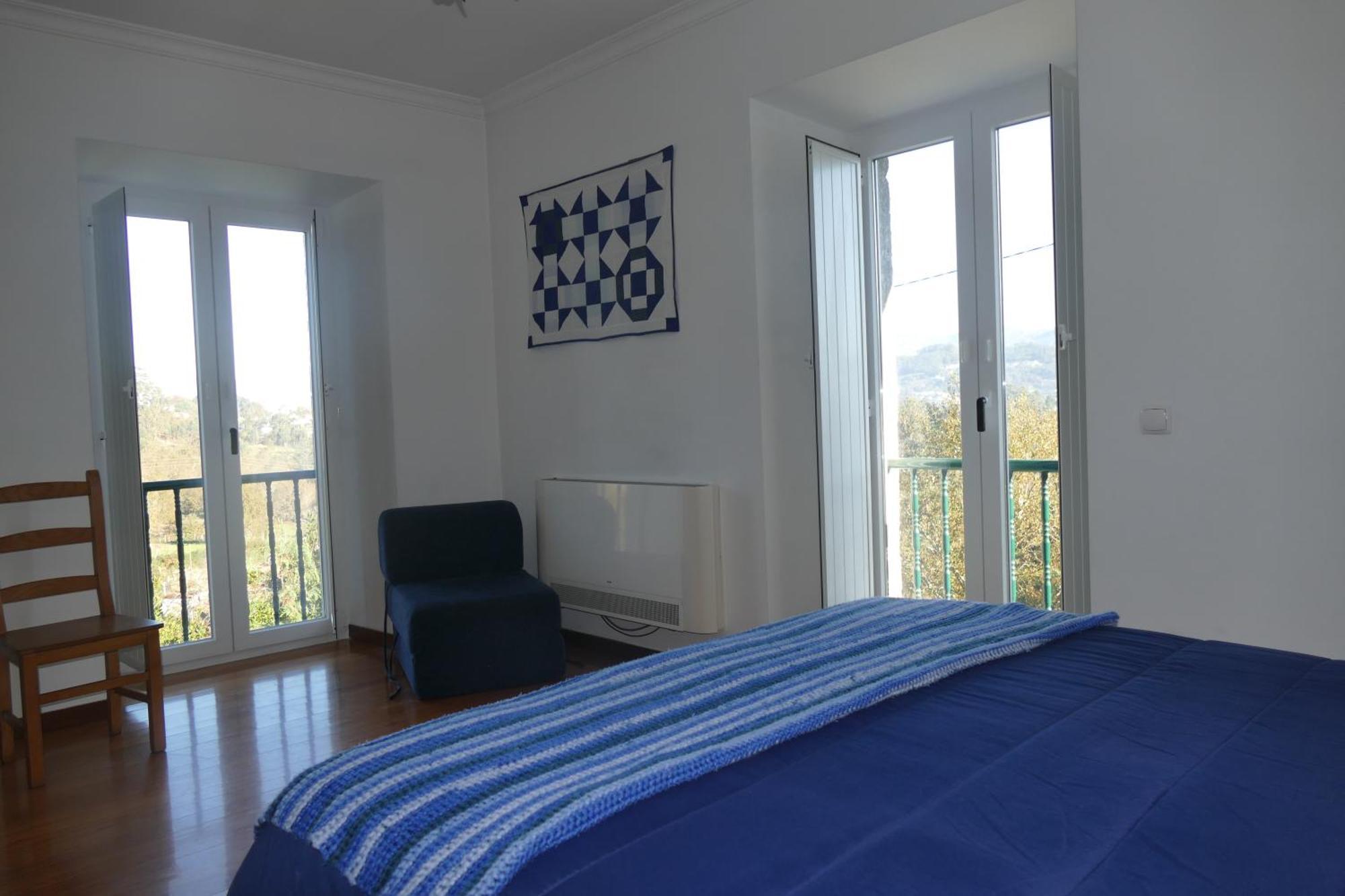 Quarto Duplo com Casa de Banho Privativa