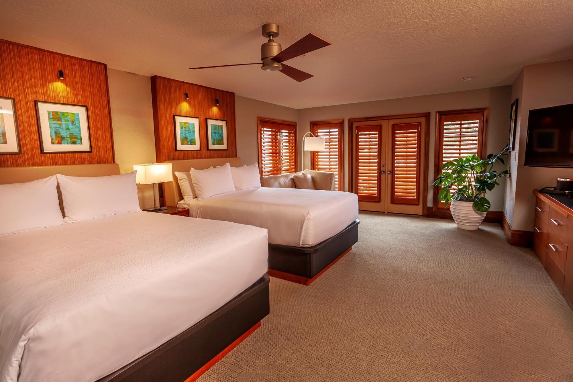 4 Bedroom Villa Garden View Queen Bedding