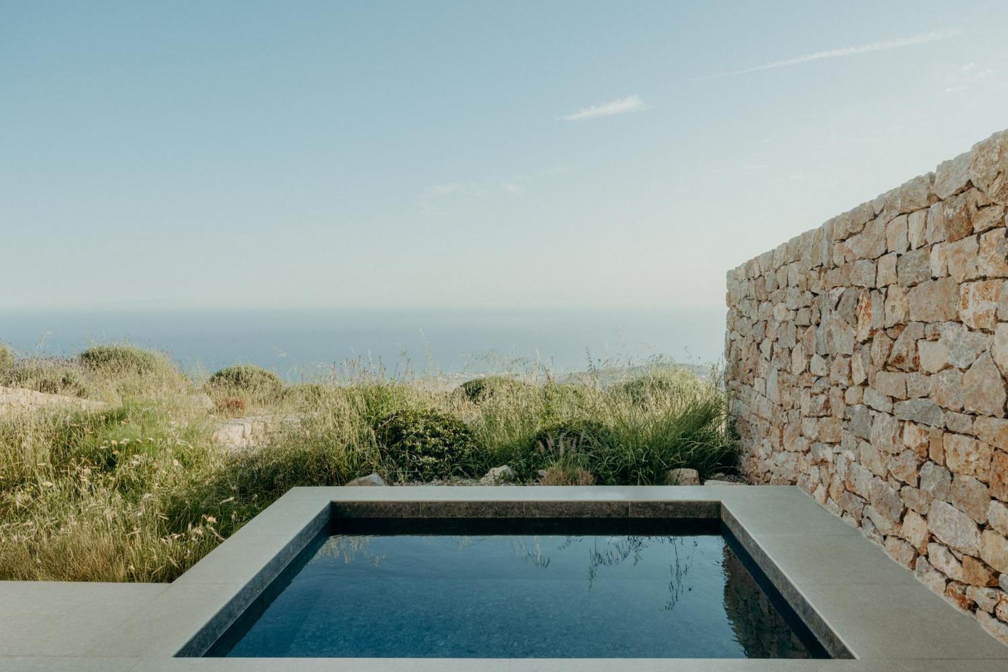 Villa Junior avec Petite Piscine Privée Chauffée - Vue sur Mer