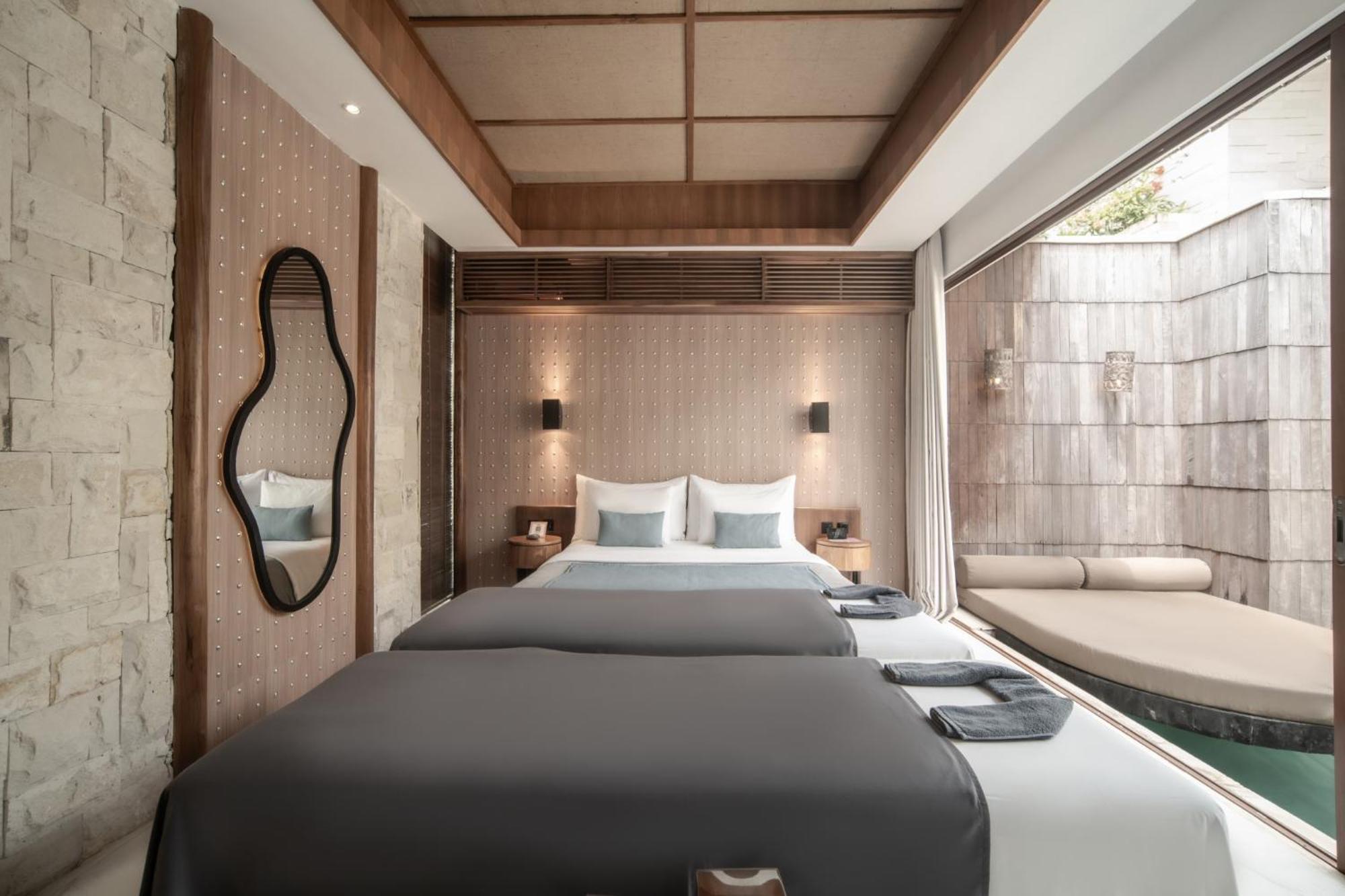 Grand One Bedroom Villa Private Pool & Bathtub