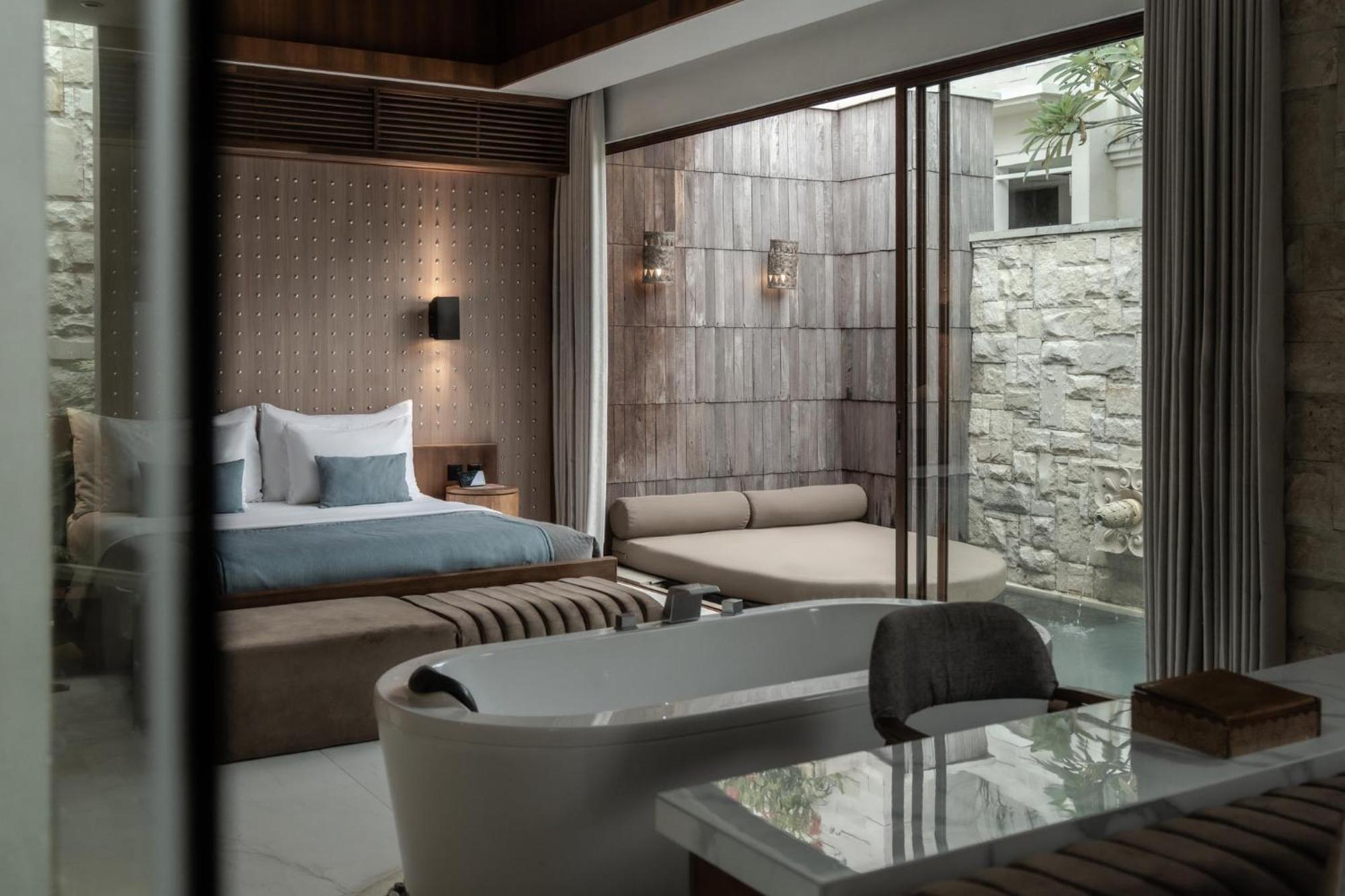 Grand One Bedroom Villa Private Pool & Bathtub