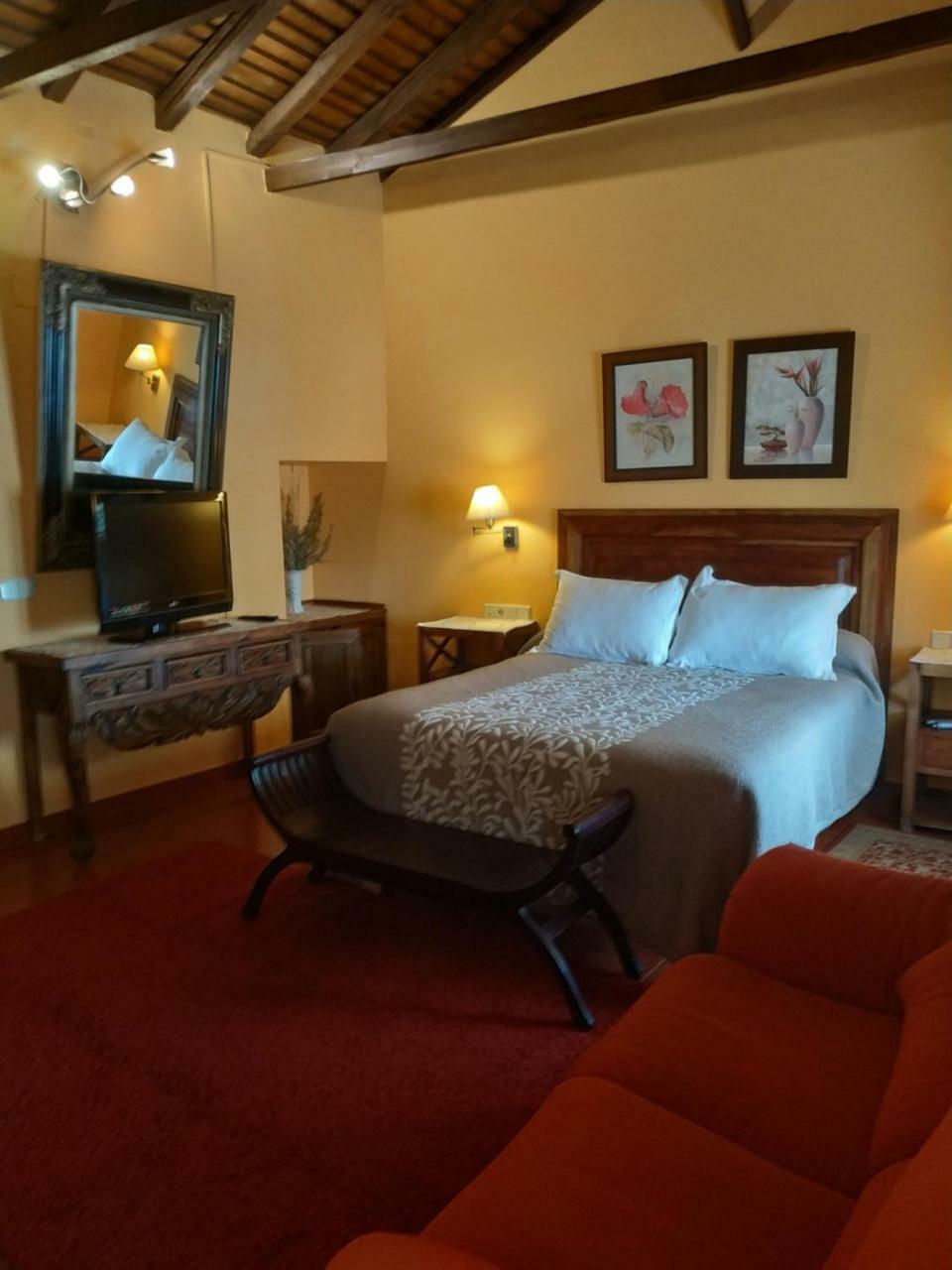 Deluxe Double Room,136553733:JPEG