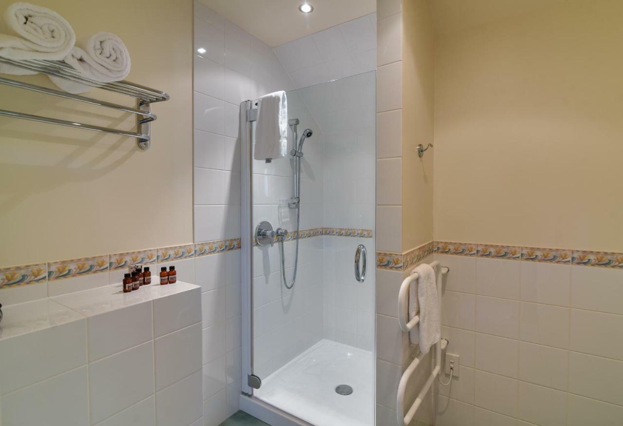One-Bedroom Apartment,974645524:JPEG