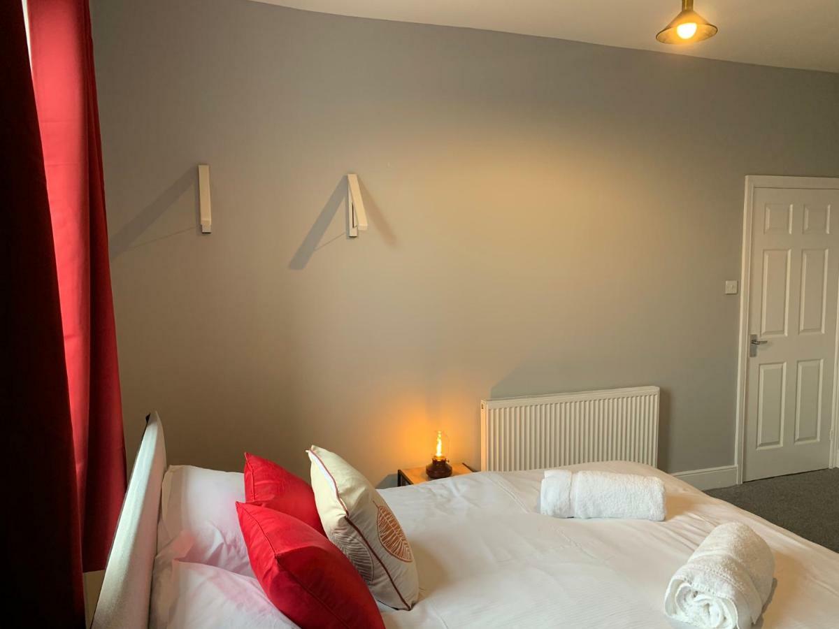 Four-Bedroom House,909267763:JPEG