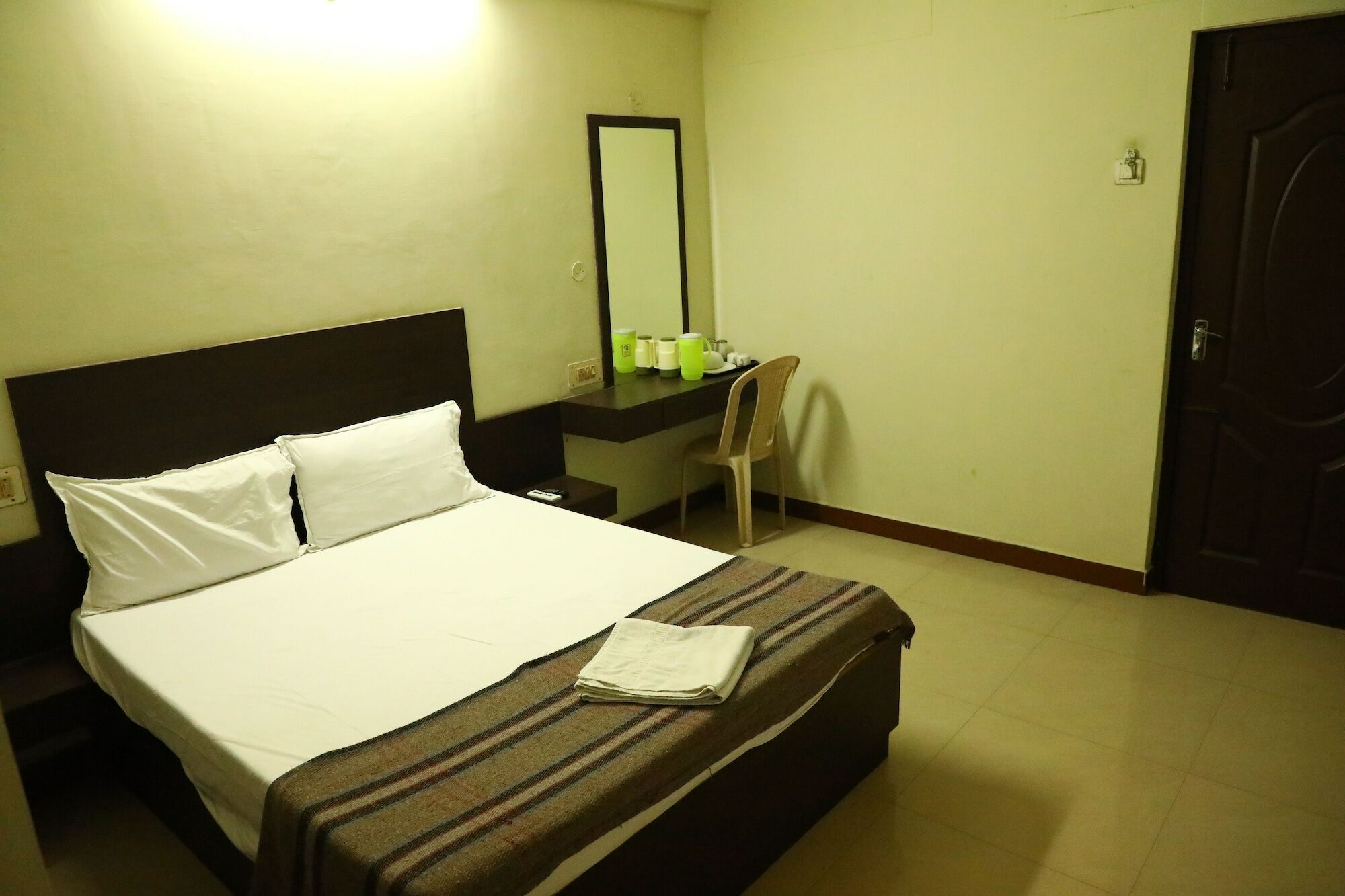 Standard Double Room Fan,696685383:JPEG