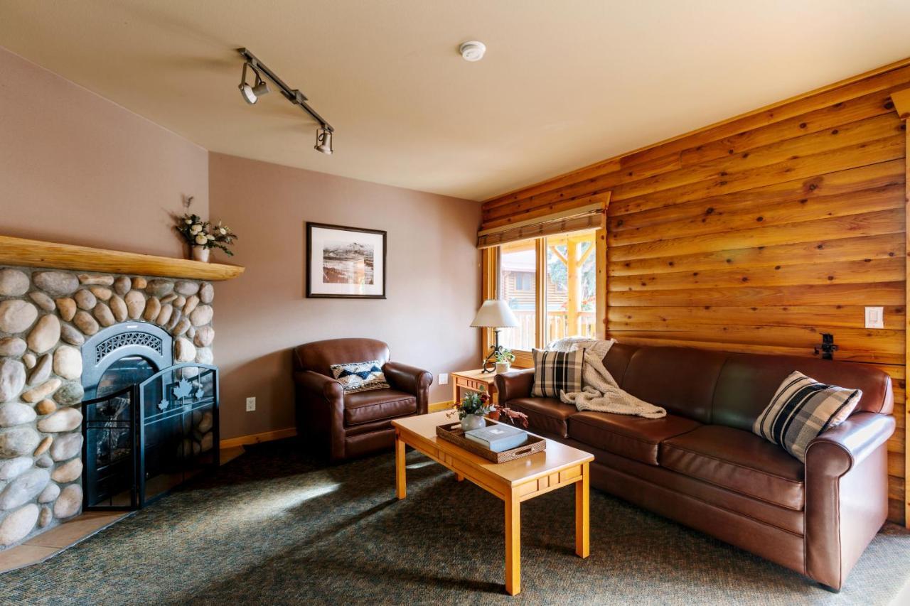 Cedar Lodge Suite met 3 Queensize Bedden en Bank