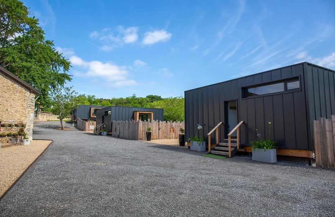 Vibe Luxury Cabins-1