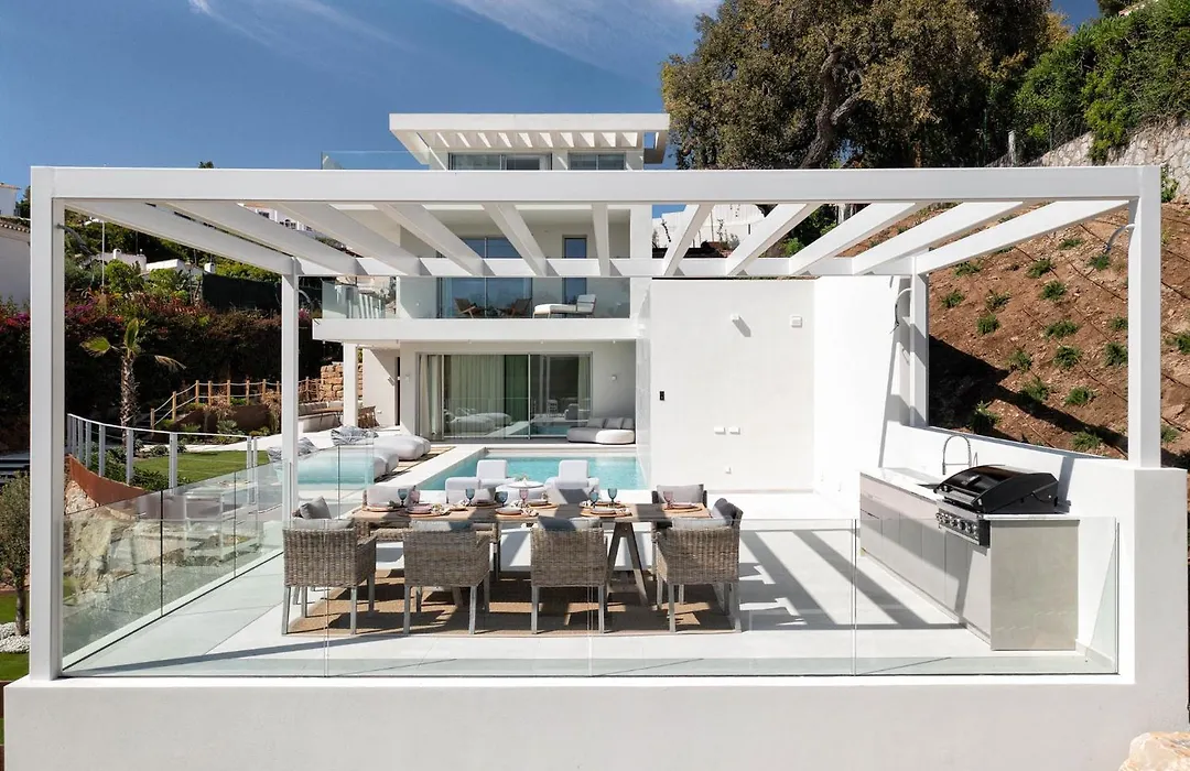 Luxury Villa Alma Pool, Garden & Parking-1