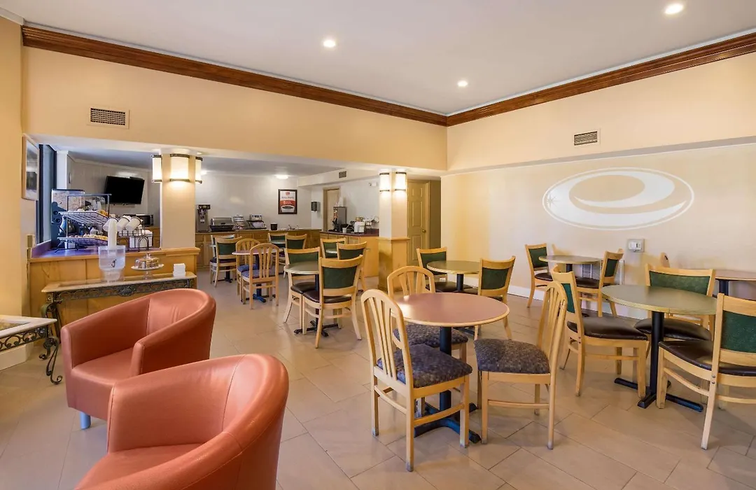 Econo Lodge Hendersonville-1