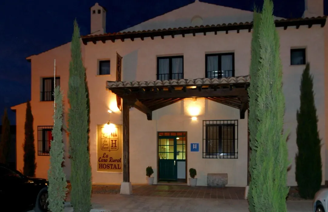 Hotel y apartamentos La Casa Rural-1