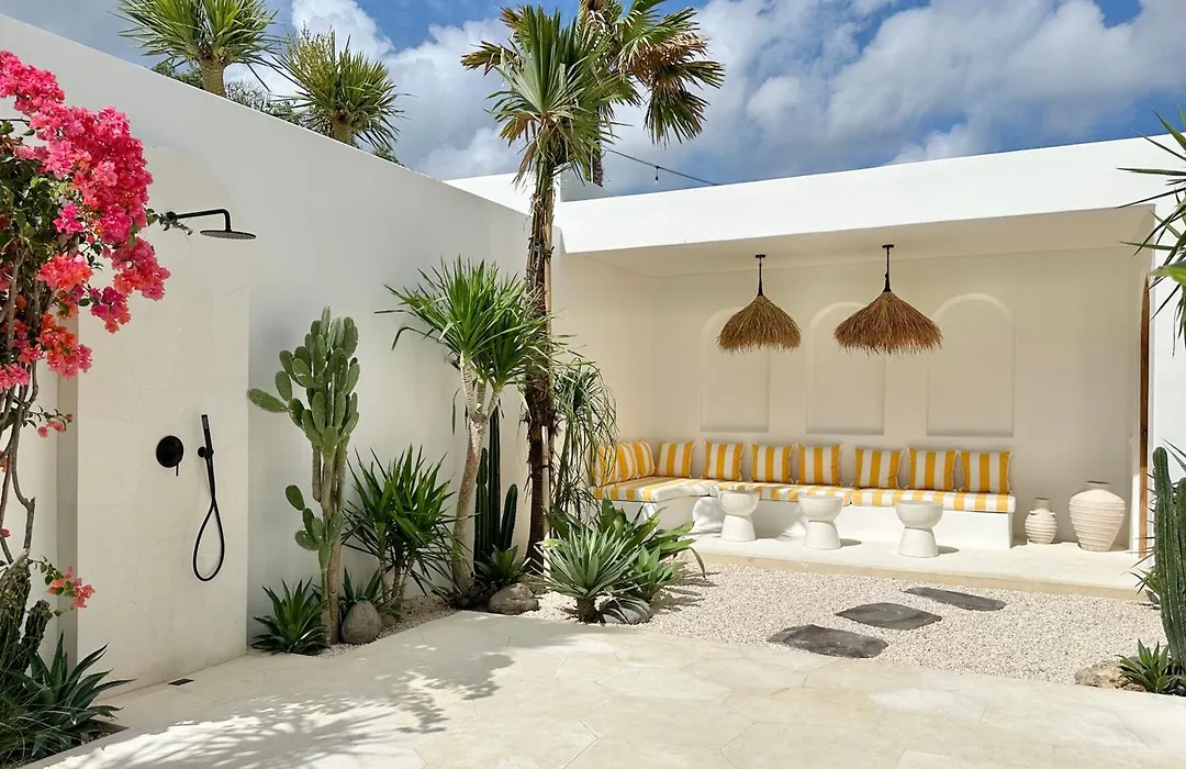 The Young Villas - Dolce, Bingin-1