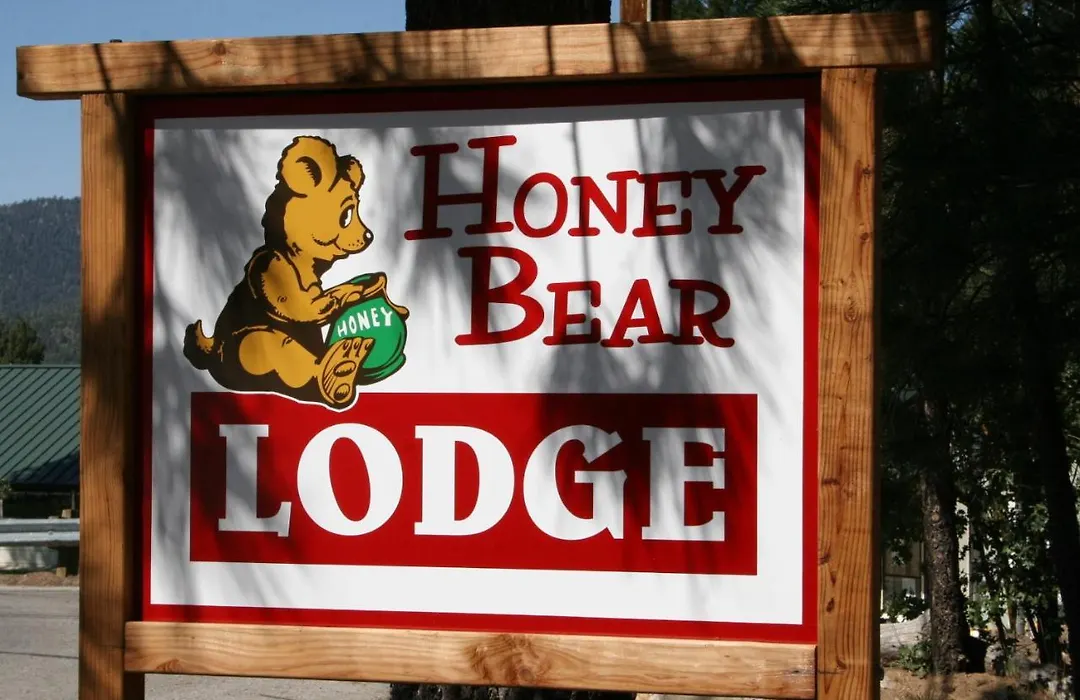 Honey Bear Lodge & Cabins-1
