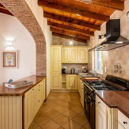 Casa Amada - Private Villa - Heated Pool - Free Wifi - Air Con-2