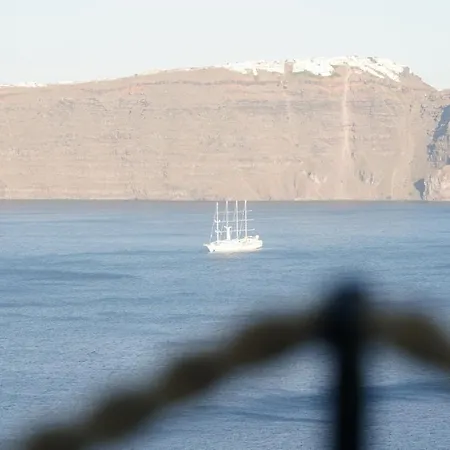 Oinos Luxury Suites Caldera-2