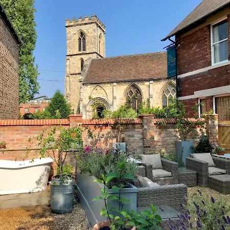 City Centre Luxury Holiday House With Outdoor Bath And Parking-2