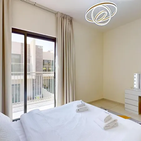 Primestay - Odora 3Br Villa, Damac Hills 2-3