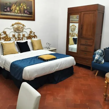 Palace Comfort Inn-3