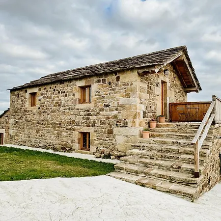 Villa Brenagudina - Cabaña Pasiega con piscina climatizada-2