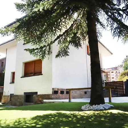 Villa San Lure Jaca-2