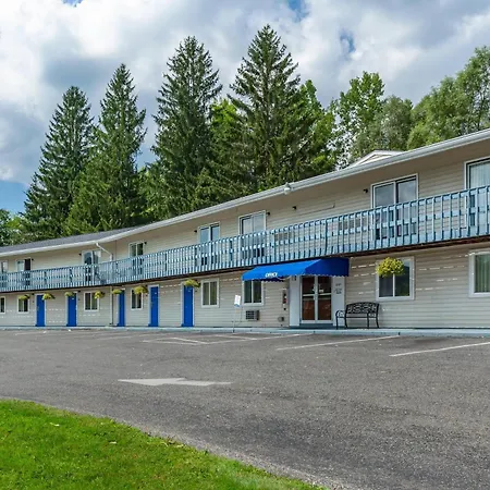 Econo Lodge Lee - Great Barrington-2