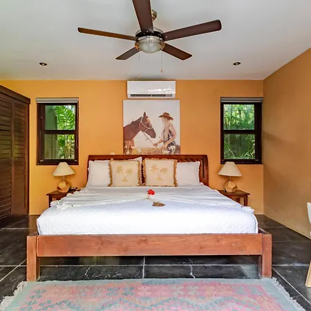 Vip La Lora Beach Villa Best Family Home-2