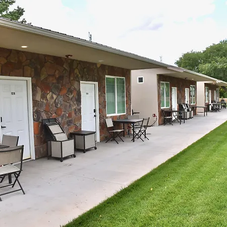 Zions Camp And Cottages-3