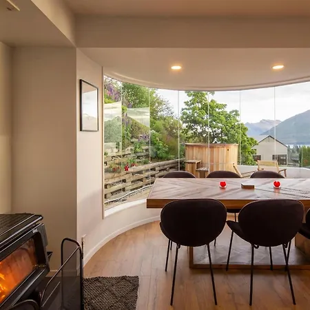 Edinburgh 3Br 2Ba With Hot Tub Views Fireplace-2
