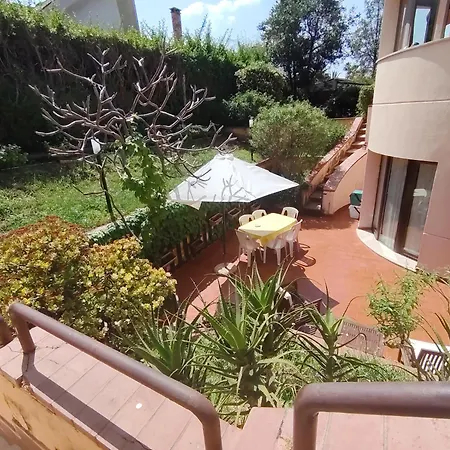 Appartamento in villa con piscina-2