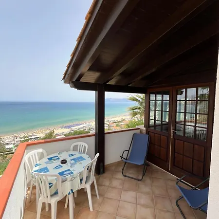 Blunda Holiday Home-3