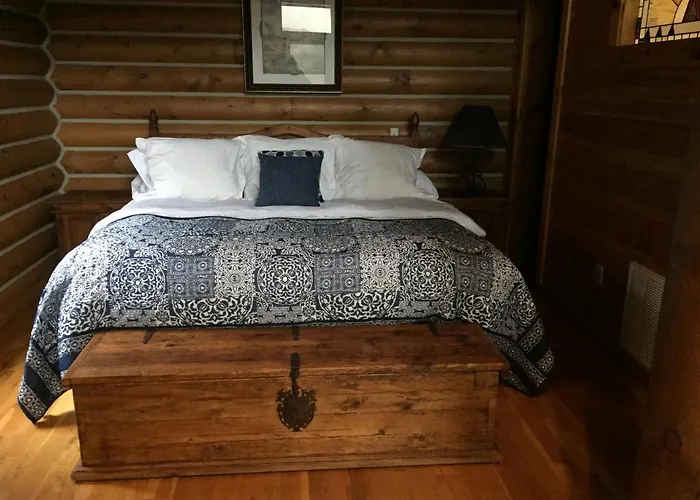 Cherokee Mountain Log Cabins