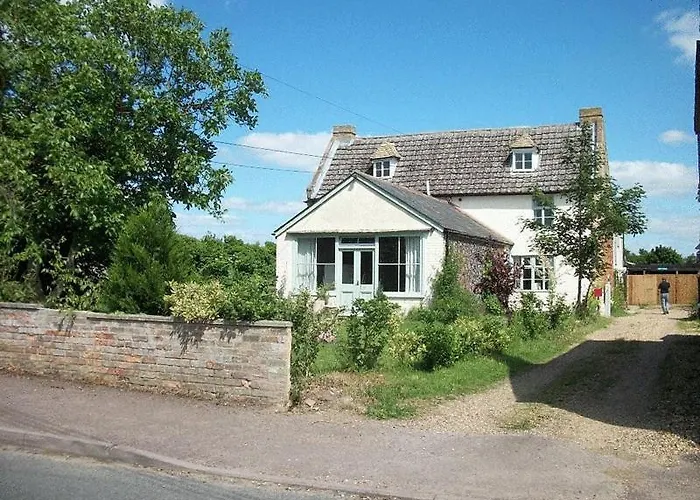 The Walnuts Country House