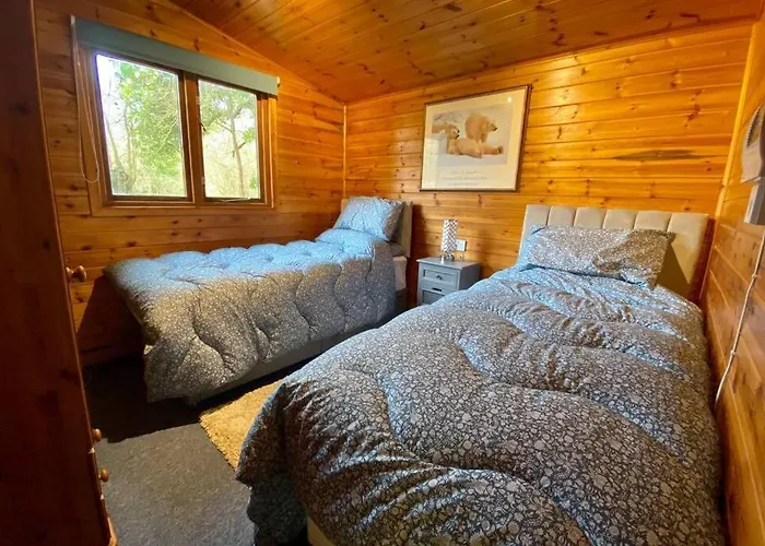 The Cabin At The Oaks
