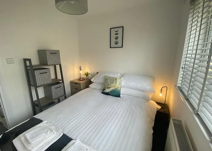 Brambles Chine: Beachside Retreat with Wi-Fi