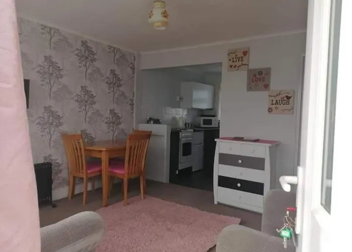 Alicias Chalets ,Free Wifi & Swimming Pool Passes