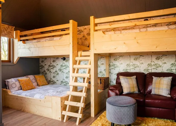 The Treehouse - Sleeps 4