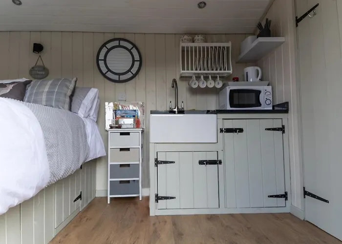 Hilltop Hut