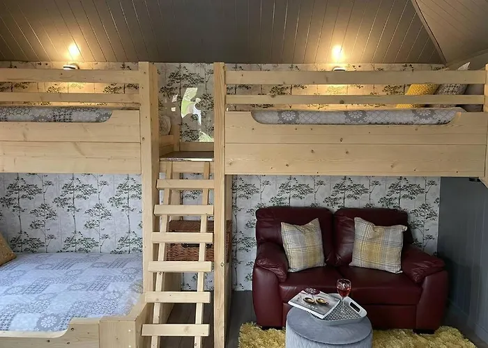 The Treehouse - Sleeps 4