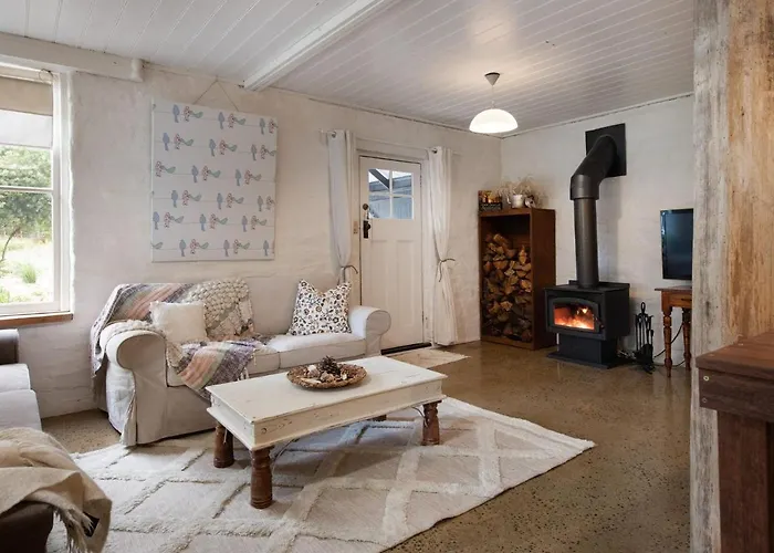 Edessa Lodge - 2 Bedroom Tranquil Bush Retreat